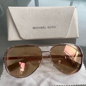 Woman’s aviators Michael Kors